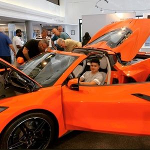 Meet your Posher, Emmanuel